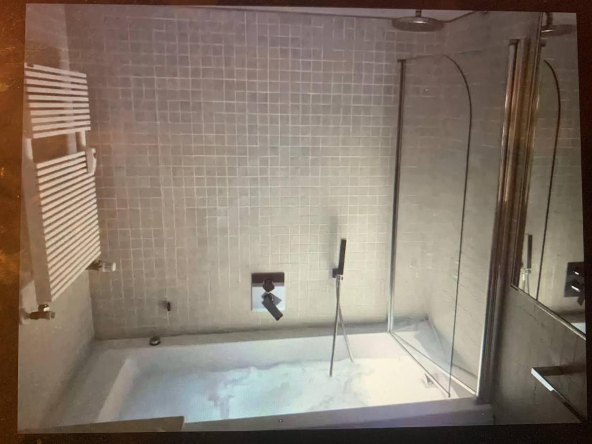 S.Ambrogio/Duomo •Jacuzzi • Luxury •Design Apartamento Milão Exterior foto